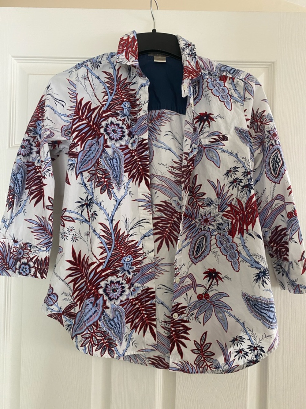 Button-Up Shirt in White, Red & Blue